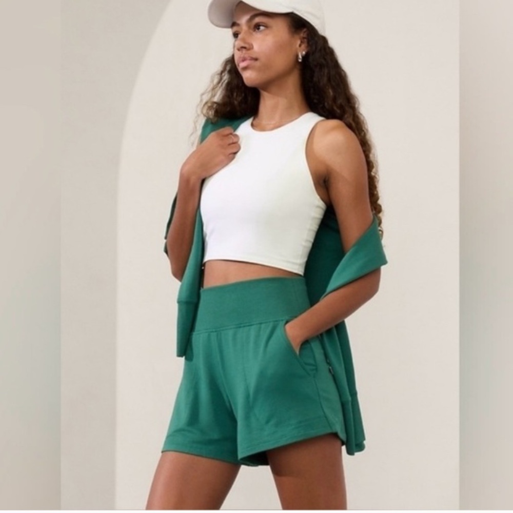 Athleta Coaster Luxe High Rise Shortie NWT